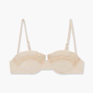 WeWoreWhat Cream Underwire Bra with Lace Detailing